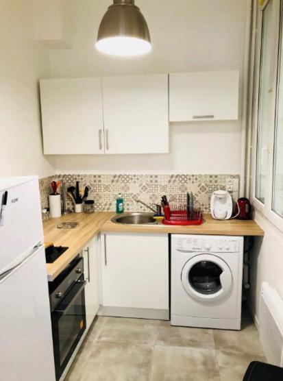 Appartement Aux Clefs Des Sacres - Jean De La Fontaine à Reims Extérieur photo
